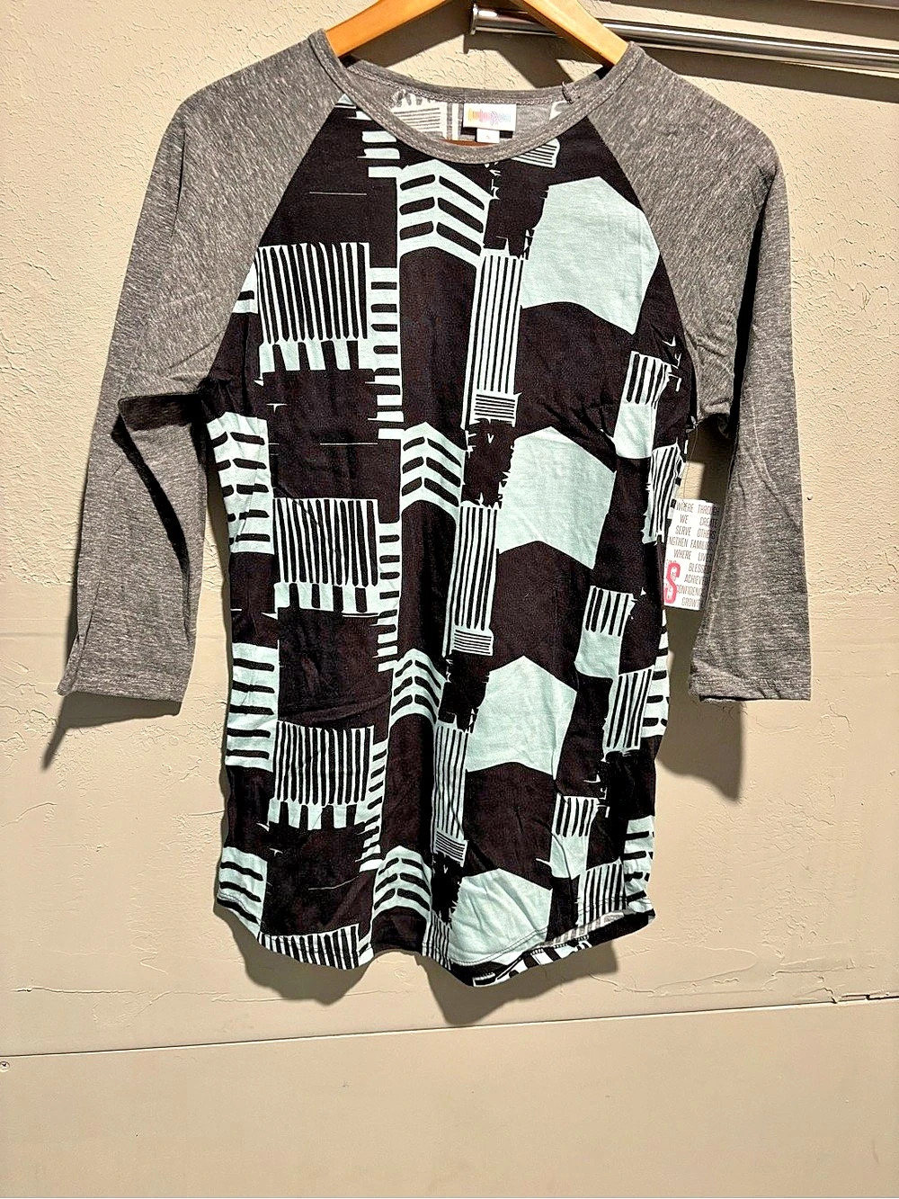 Lularoe Randy Long Sleeve Top in Black & Gray Size Small NWT